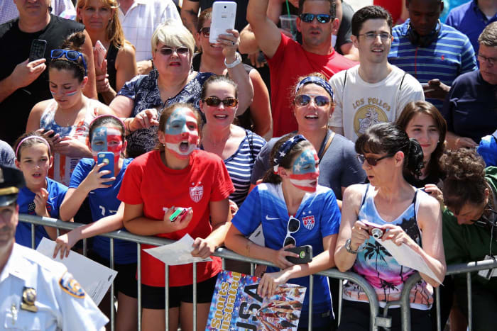 USWNT-parade-NYC-X159776_TK1_025.jpg